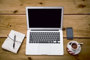 trabajar-desde-casa-oficina-objetos