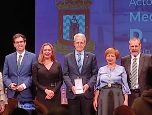 Medalla-Honor-ULL-Cesar-Manrique